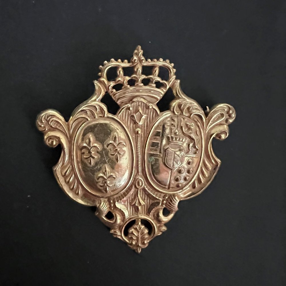 Miriam Haskell Crest Pin